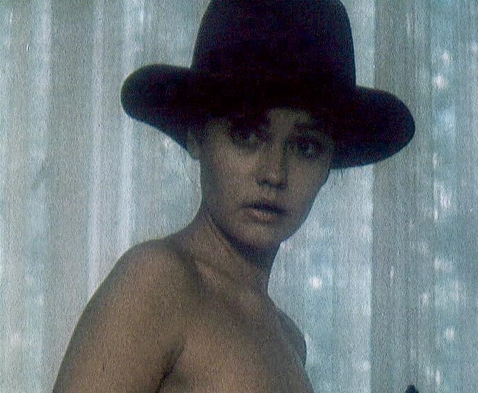 Неудавшиеся Съемки Эвелины Архангельской В Порно – Обнаженная В Шляпе 1991